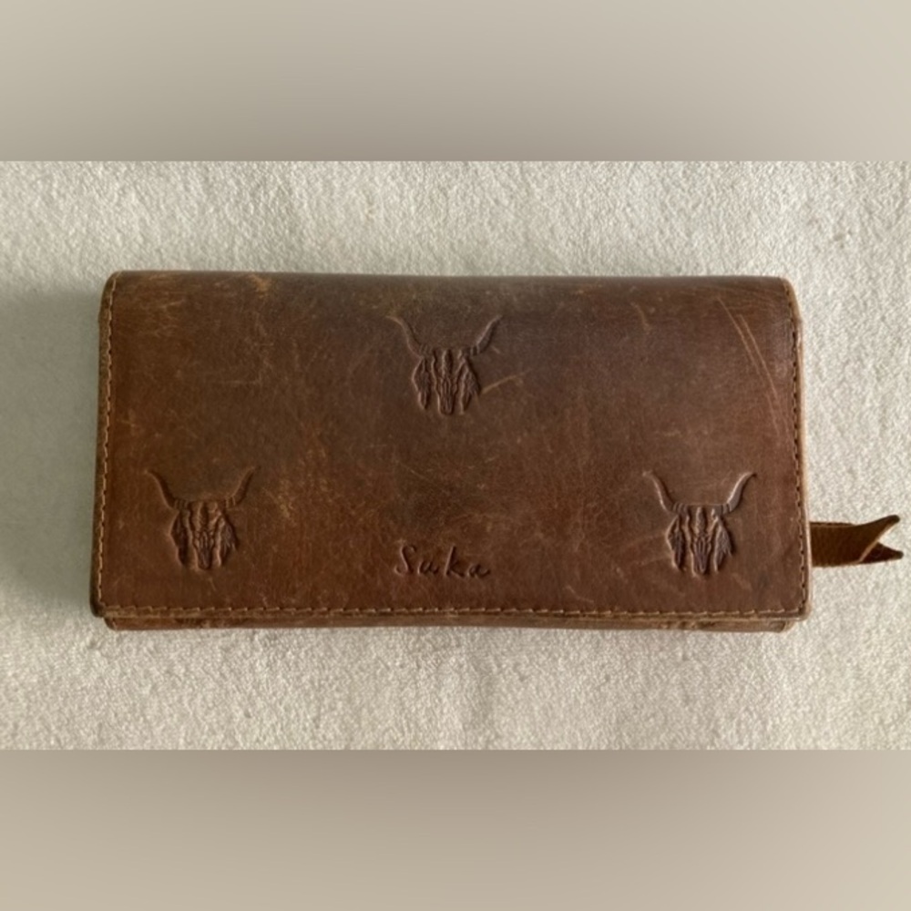 WESTERN, unique rustic style brown Suka wallet with cow skulls and feathers